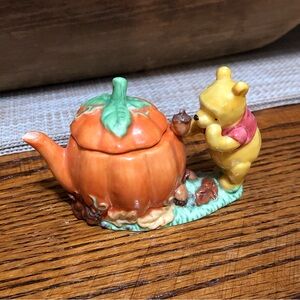 Rare Winnie the Pooh with pumpkin figurine
